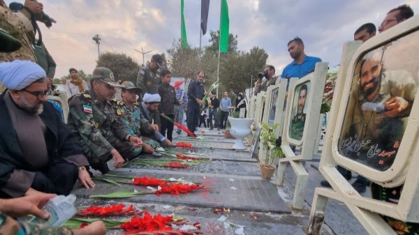 برگزاری آیین «مهمانی لاله‌ها» در گلستان شهدای اصفهان