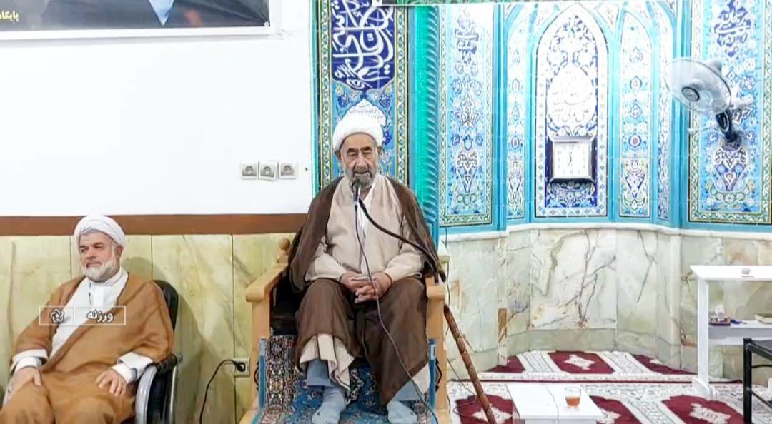 گرامیداشت هفته دفاع مقدس  در مسجد صاحب‌الزمان (عج) شهرستان ورزنه