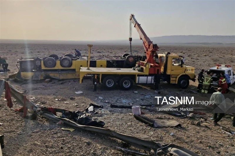 جزئیات واژگونی اتوبوس در اتوبان همدان-ساوه؛ دستور استاندار مرکزی