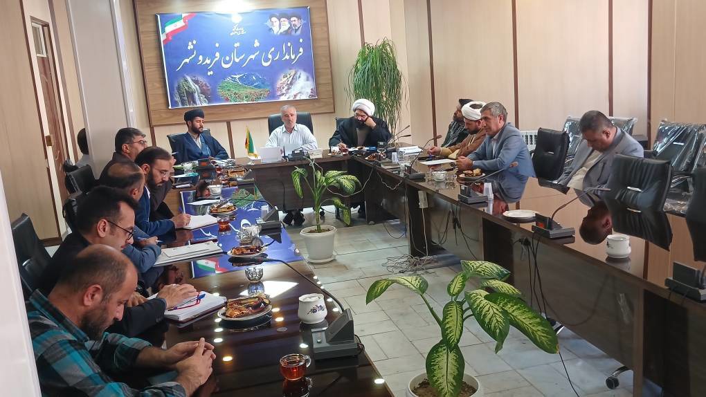 همکاری ۲۵ روحانی در برگزاری نماز جماعت در مدارس
