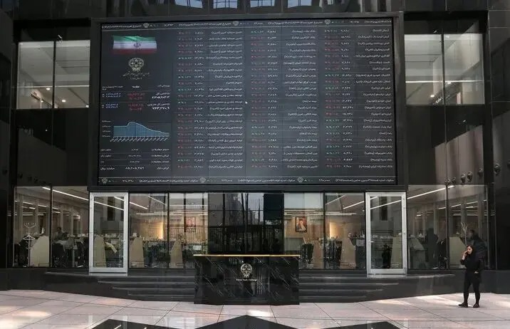 دلار بالا رفت، بورس جان گرفت؛ کدام صنایع از رشد ارز سود می‌برند؟