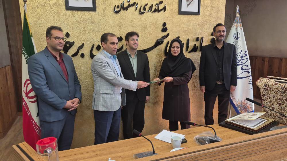 اکرم هادیان رئیس جدید راه و شهرسازی شهرستان برخوار شد