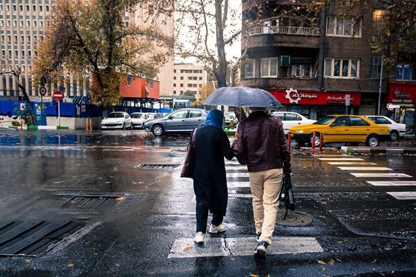 بارش رگبار نقطه‌ای در غرب اصفهان؛ اختلاف دما به ۳۰ درجه رسید