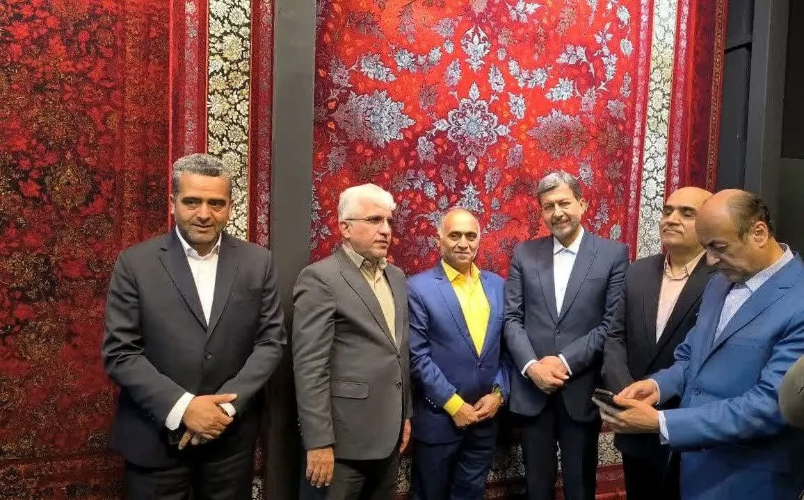 استاندار اصفهان: فرش کاشان و آران و بیدگل، اعتبار صنعت کشور است