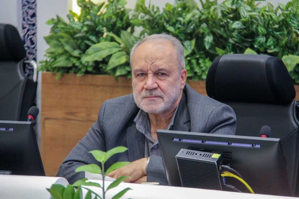 برخی افراد به موضوع عفاف و حجاب بی توجه هستند