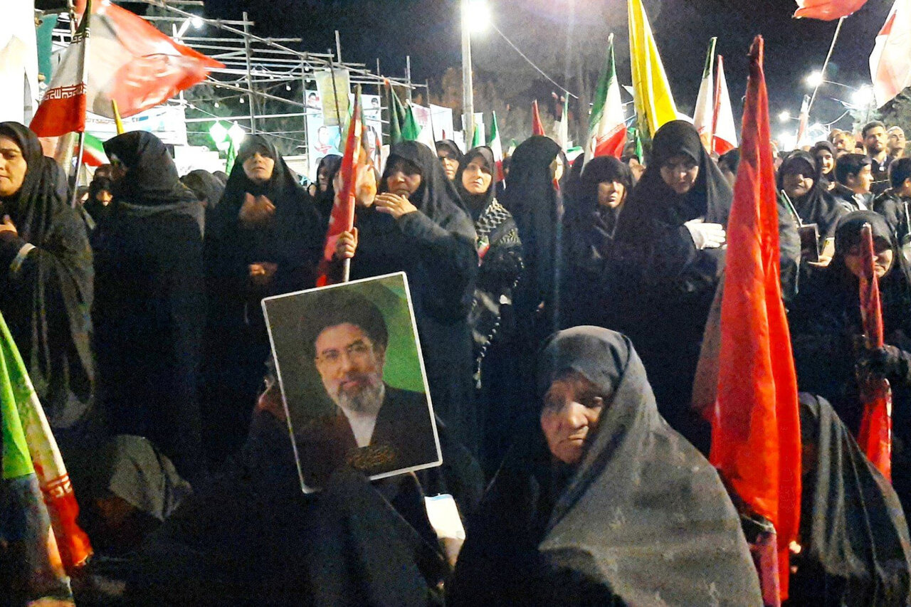 ۲۴۱ شب؛ روایت ادامه‌دار تجمع حماسی ملت مبعوث‌شده در اردستان